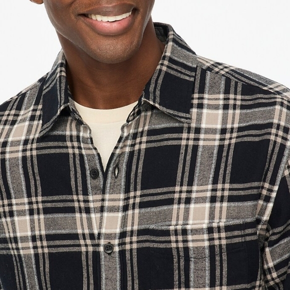 J. Crew Men's Classic Fit Black And Gray Plaid Button Down Flannel Shirt  M NEW - Picture 1 of 10
